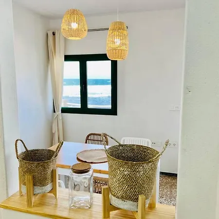 Frontsea House Apartman *