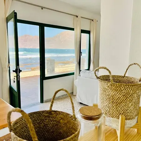 Frontsea House Apartament Famara