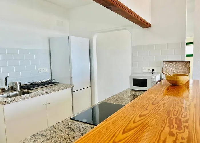 Frontsea House 法马拉