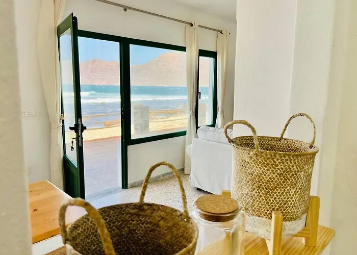 Frontsea House Apartment Famara
