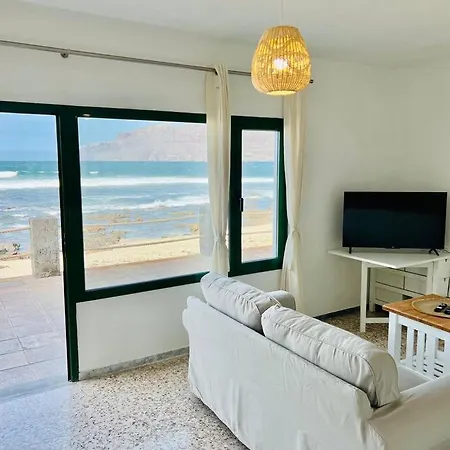 Frontsea House *